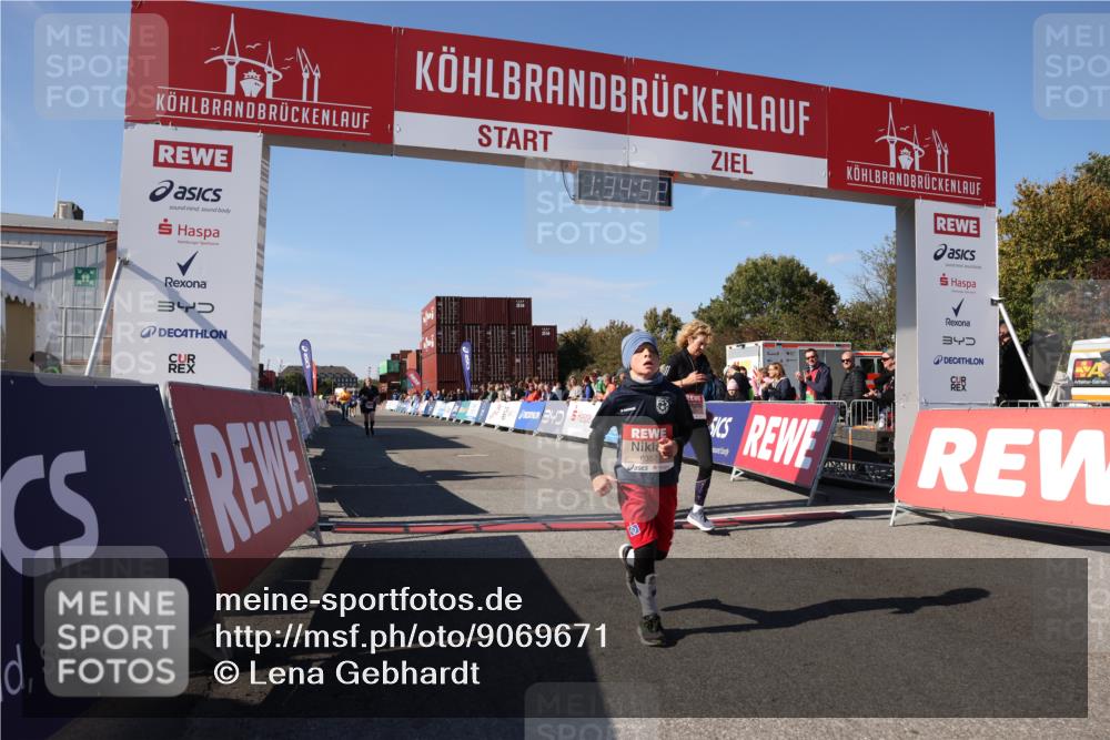 03.10.2025 - Köhlbrandbrückenlauf Lena Gebhardt http://msf.ph/oto/9069671 03.10.2025 13:34:52 Ziel 4112, 4498, 4767, 5227, 5465, 6196, 6357, 6434 meine-sportfotos.de