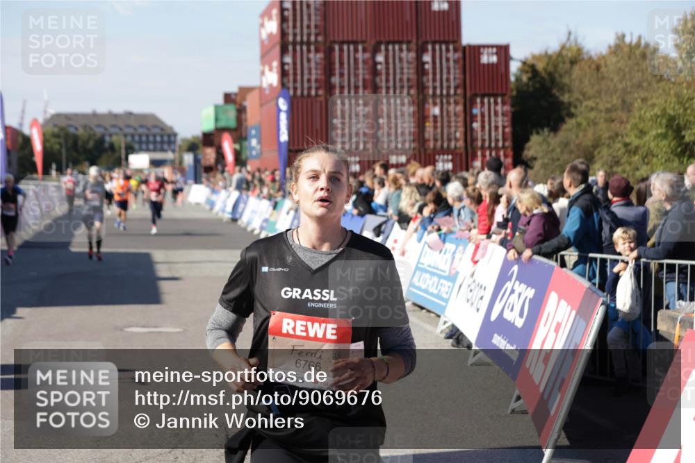 03.10.2025 - Köhlbrandbrückenlauf Jannik Wohlers http://msf.ph/oto/9069676 03.10.2025 13:14:00 Ziel 4188, 4306, 4522, 4612, 4642, 4868, 5078, 5640, 5700, 5727, 6125, 6227, 6228, 6318, 6487, 6488, 6604, 6766 meine-sportfotos.de