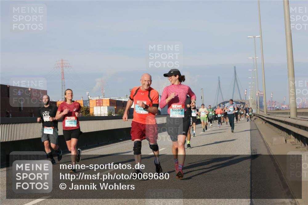 03.10.2025 - Köhlbrandbrückenlauf Jannik Wohlers http://msf.ph/oto/9069680 03.10.2025 09:48:37 Position 3 3305, 1123 meine-sportfotos.de