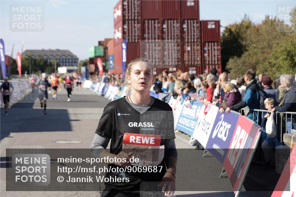 03.10.2025 - Köhlbrandbrückenlauf Jannik Wohlers http://msf.ph/oto/9069687 03.10.2025 13:14:00 Ziel 4188, 4306, 4522, 4612, 4642, 4868, 5078, 5640, 5700, 5727, 6125, 6227, 6228, 6318, 6487, 6488, 6604, 6766 meine-sportfotos.de
