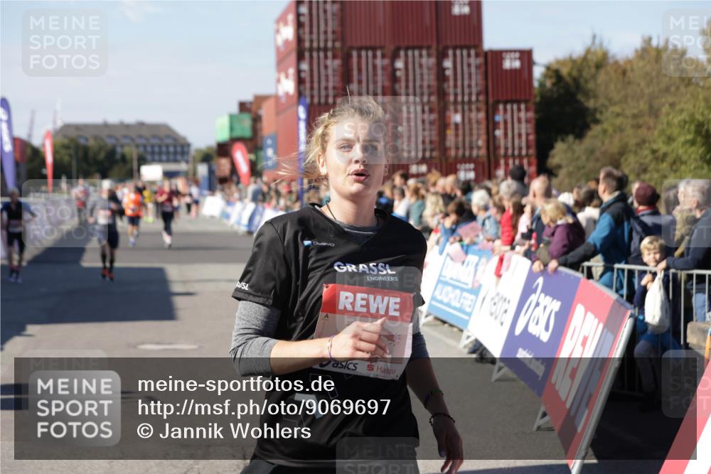 03.10.2025 - Köhlbrandbrückenlauf Jannik Wohlers http://msf.ph/oto/9069697 03.10.2025 13:14:00 Ziel 4188, 4306, 4522, 4612, 4642, 4868, 5078, 5640, 5700, 5727, 6125, 6227, 6228, 6318, 6487, 6488, 6604, 6766 meine-sportfotos.de