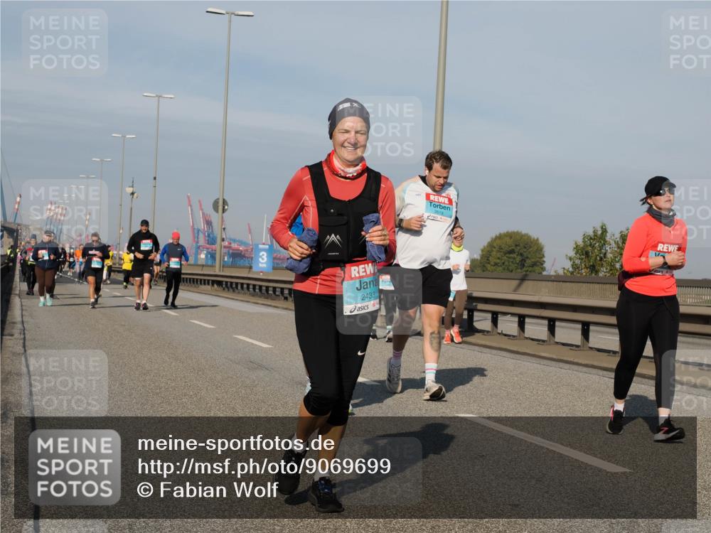 03.10.2025 - Köhlbrandbrückenlauf Fabian Wolf http://msf.ph/oto/9069699 03.10.2025 10:12:00 Position 3 2433, 2619 meine-sportfotos.de