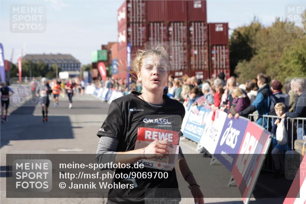 03.10.2025 - Köhlbrandbrückenlauf Jannik Wohlers http://msf.ph/oto/9069700 03.10.2025 13:14:00 Ziel 4188, 4306, 4522, 4612, 4642, 4868, 5078, 5640, 5700, 5727, 6125, 6227, 6228, 6318, 6487, 6488, 6604, 6766 meine-sportfotos.de