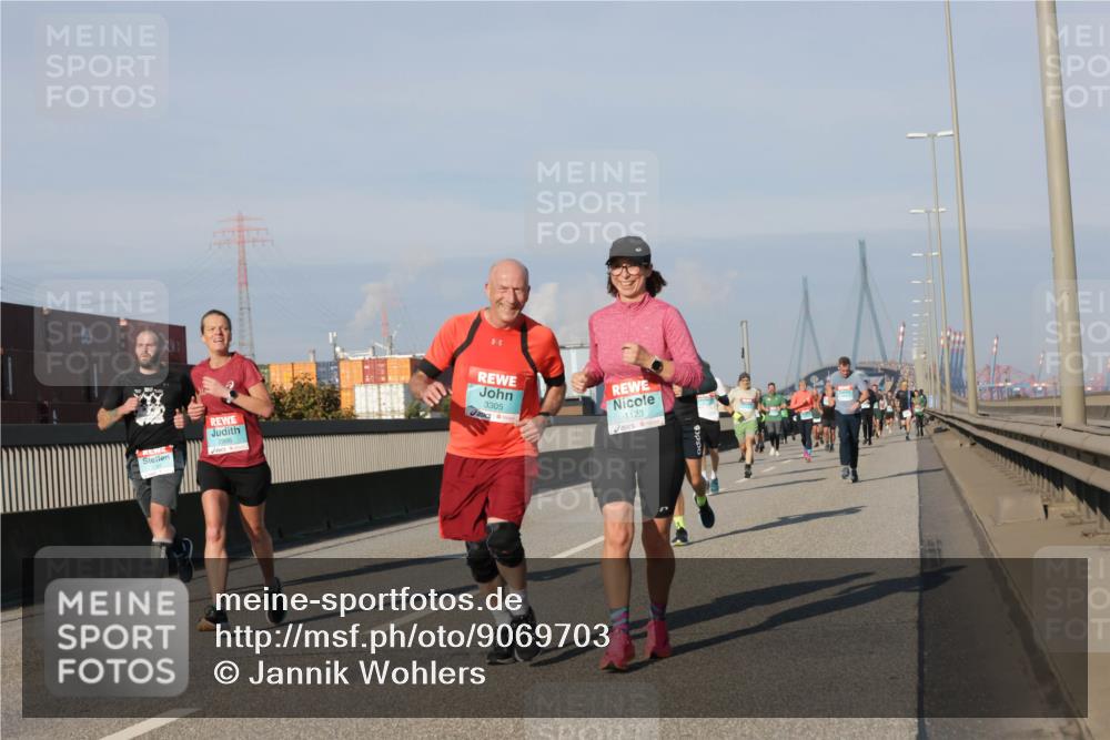 03.10.2025 - Köhlbrandbrückenlauf Jannik Wohlers http://msf.ph/oto/9069703 03.10.2025 09:48:37 Position 3 3305, 1123 meine-sportfotos.de