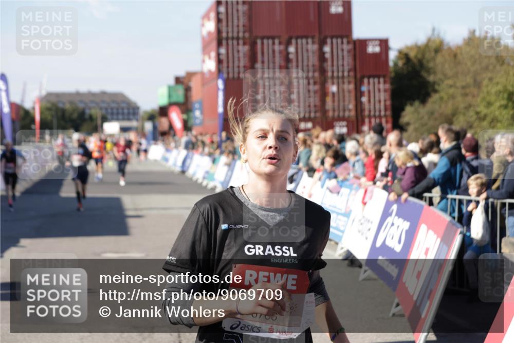 03.10.2025 - Köhlbrandbrückenlauf Jannik Wohlers http://msf.ph/oto/9069709 03.10.2025 13:14:00 Ziel 4188, 4306, 4522, 4612, 4642, 4868, 5078, 5640, 5700, 5727, 6125, 6227, 6228, 6318, 6487, 6488, 6604, 6766 meine-sportfotos.de