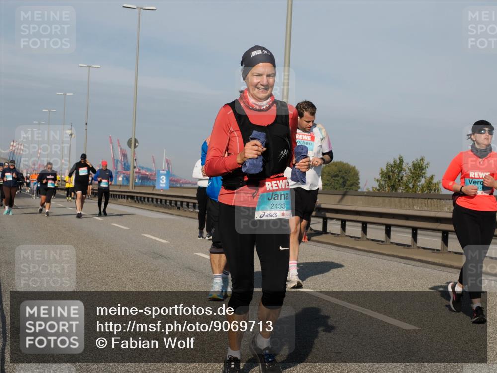 03.10.2025 - Köhlbrandbrückenlauf Fabian Wolf http://msf.ph/oto/9069713 03.10.2025 10:12:01 Position 3 2433 meine-sportfotos.de
