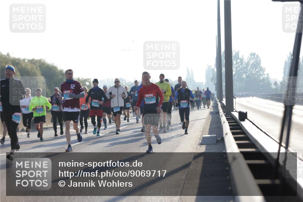 03.10.2025 - Köhlbrandbrückenlauf Jannik Wohlers http://msf.ph/oto/9069717 03.10.2025 09:17:13 Position 3 12 meine-sportfotos.de