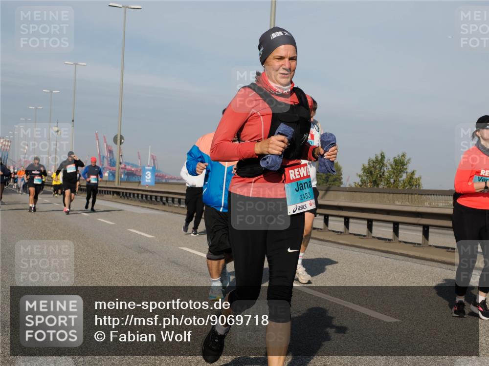 03.10.2025 - Köhlbrandbrückenlauf Fabian Wolf http://msf.ph/oto/9069718 03.10.2025 10:12:01 Position 3 2433 meine-sportfotos.de
