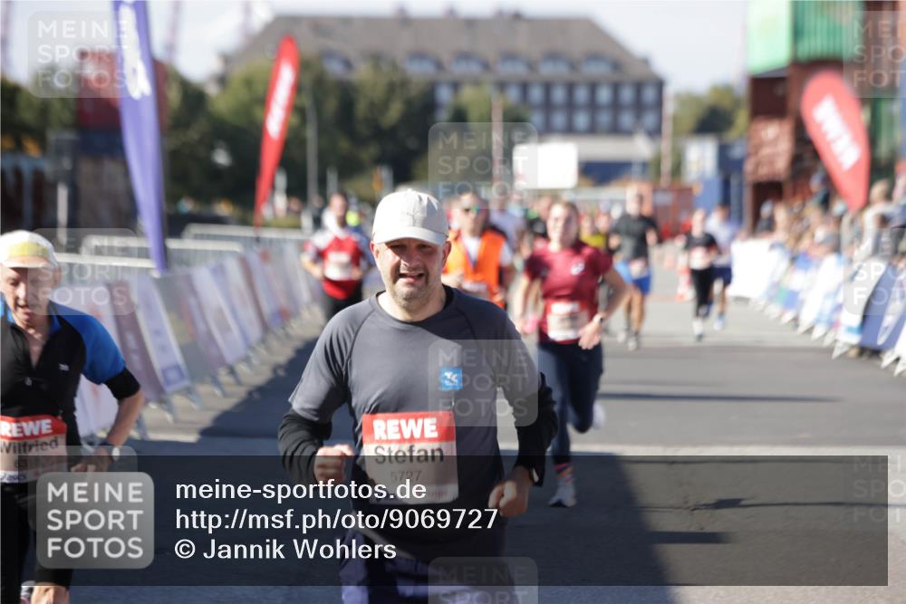 03.10.2025 - Köhlbrandbrückenlauf Jannik Wohlers http://msf.ph/oto/9069727 03.10.2025 13:14:03 Ziel 4188, 4306, 4313, 4612, 4785, 4868, 5078, 5700, 5727, 6125, 6227, 6318, 6766 meine-sportfotos.de