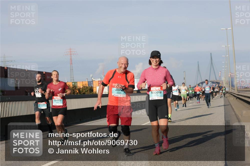 03.10.2025 - Köhlbrandbrückenlauf Jannik Wohlers http://msf.ph/oto/9069730 03.10.2025 09:48:37 Position 3 0400, 3305, 1123 meine-sportfotos.de