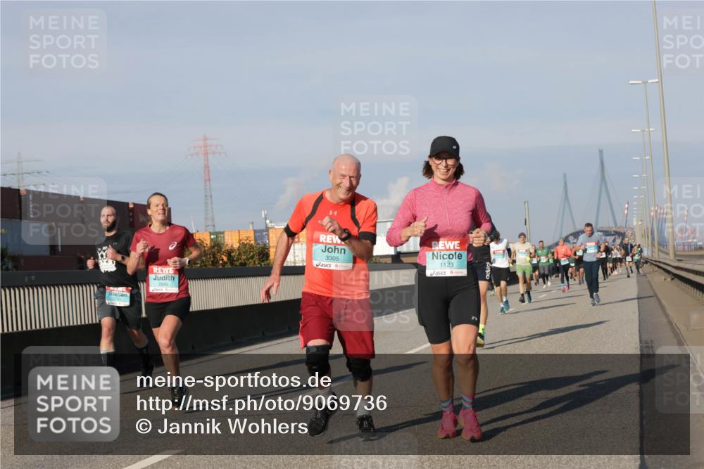 03.10.2025 - Köhlbrandbrückenlauf Jannik Wohlers http://msf.ph/oto/9069736 03.10.2025 09:48:37 Position 3 2998, 3305, 1123 meine-sportfotos.de