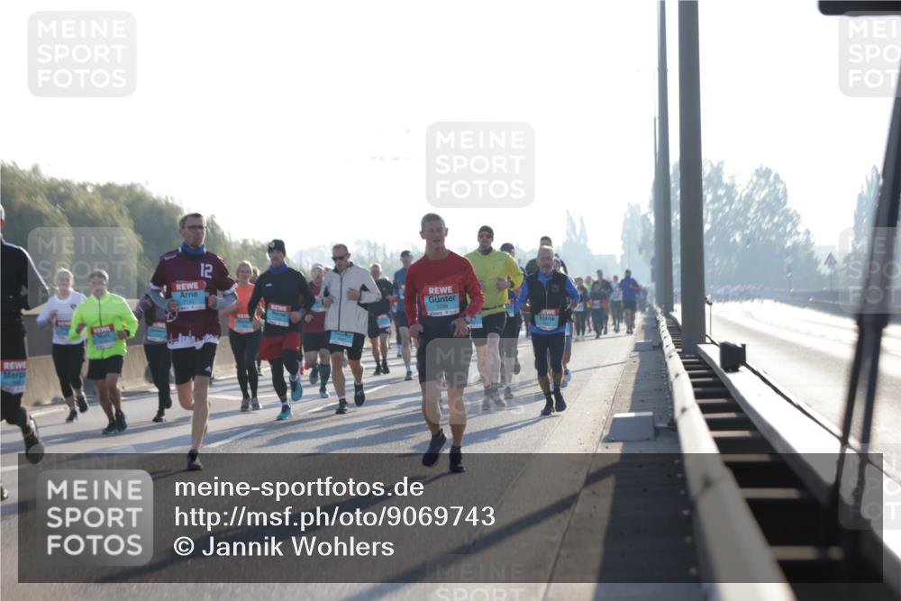 03.10.2025 - Köhlbrandbrückenlauf Jannik Wohlers http://msf.ph/oto/9069743 03.10.2025 09:17:13 Position 3 12, 1038 meine-sportfotos.de