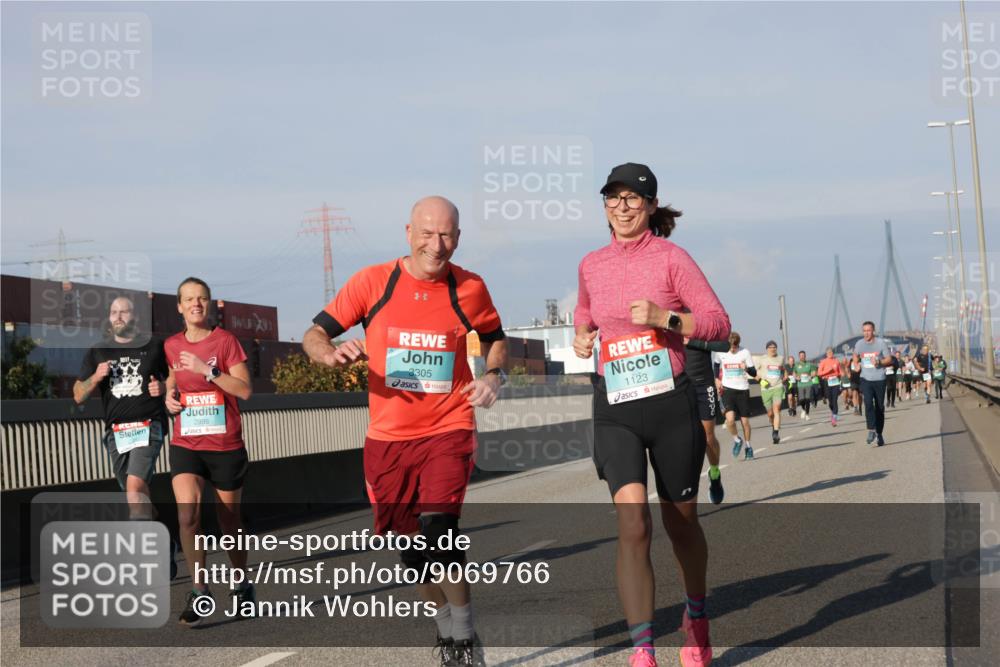 03.10.2025 - Köhlbrandbrückenlauf Jannik Wohlers http://msf.ph/oto/9069766 03.10.2025 09:48:38 Position 3 2998, 3305, 1123 meine-sportfotos.de