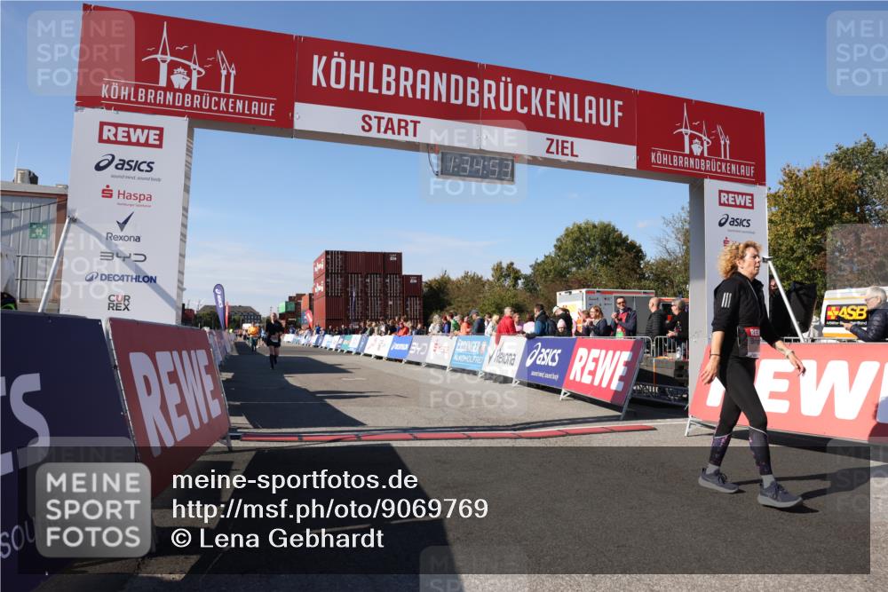 03.10.2025 - Köhlbrandbrückenlauf Lena Gebhardt http://msf.ph/oto/9069769 03.10.2025 13:34:54 Ziel 4112, 4498, 4767, 5227, 6196, 6357, 6434 meine-sportfotos.de