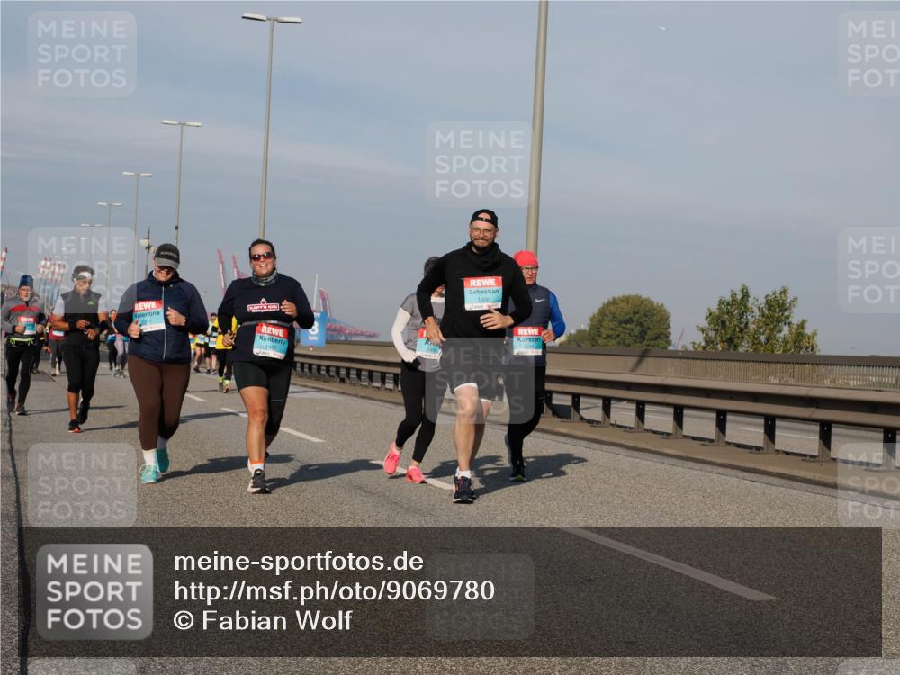 03.10.2025 - Köhlbrandbrückenlauf Fabian Wolf http://msf.ph/oto/9069780 03.10.2025 10:12:09 Position 3 2311, 1497, 1606, 2248 meine-sportfotos.de