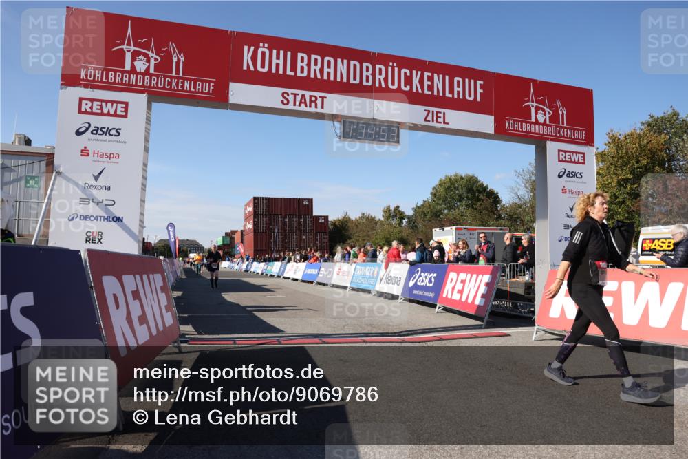 03.10.2025 - Köhlbrandbrückenlauf Lena Gebhardt http://msf.ph/oto/9069786 03.10.2025 13:34:54 Ziel 4112, 4498, 4767, 5227, 6196, 6357, 6434 meine-sportfotos.de