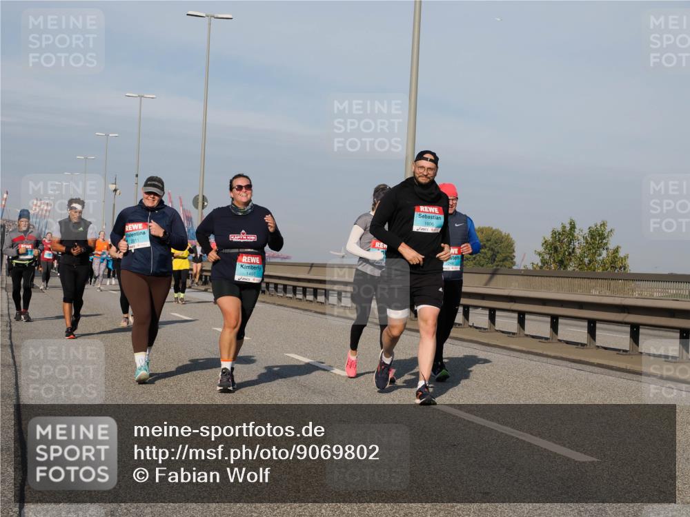 03.10.2025 - Köhlbrandbrückenlauf Fabian Wolf http://msf.ph/oto/9069802 03.10.2025 10:12:10 Position 3 2311, 1497, 1606, 2248 meine-sportfotos.de