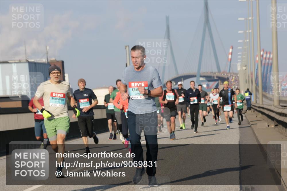 03.10.2025 - Köhlbrandbrückenlauf Jannik Wohlers http://msf.ph/oto/9069831 03.10.2025 09:48:41 Position 3 1776, 340 meine-sportfotos.de