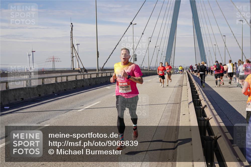 03.10.2025 - Köhlbrandbrückenlauf Michael Burmester http://msf.ph/oto/9069839 03.10.2025 12:31:55 Position 2 6482 meine-sportfotos.de