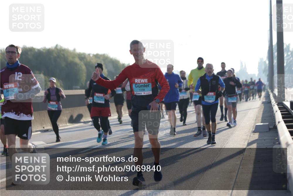 03.10.2025 - Köhlbrandbrückenlauf Jannik Wohlers http://msf.ph/oto/9069840 03.10.2025 09:17:16 Position 3 2743, 12, 1038 meine-sportfotos.de