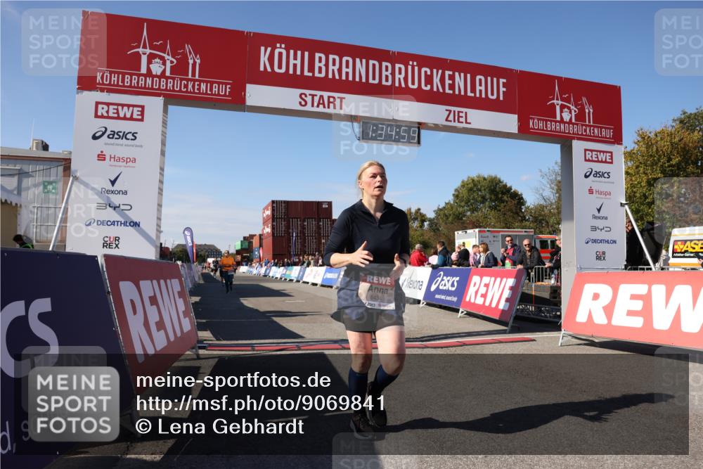 03.10.2025 - Köhlbrandbrückenlauf Lena Gebhardt http://msf.ph/oto/9069841 03.10.2025 13:35:00 Ziel 5227, 5557, 5604, 6357, 6434 meine-sportfotos.de