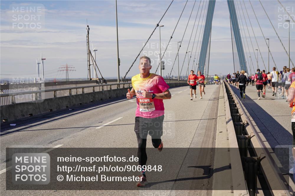 03.10.2025 - Köhlbrandbrückenlauf Michael Burmester http://msf.ph/oto/9069848 03.10.2025 12:31:55 Position 2 6482 meine-sportfotos.de