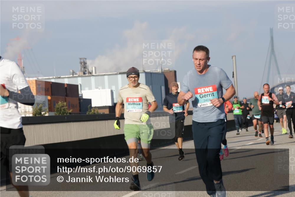 03.10.2025 - Köhlbrandbrückenlauf Jannik Wohlers http://msf.ph/oto/9069857 03.10.2025 09:48:42 Position 3 1776, 3404, 3139 meine-sportfotos.de