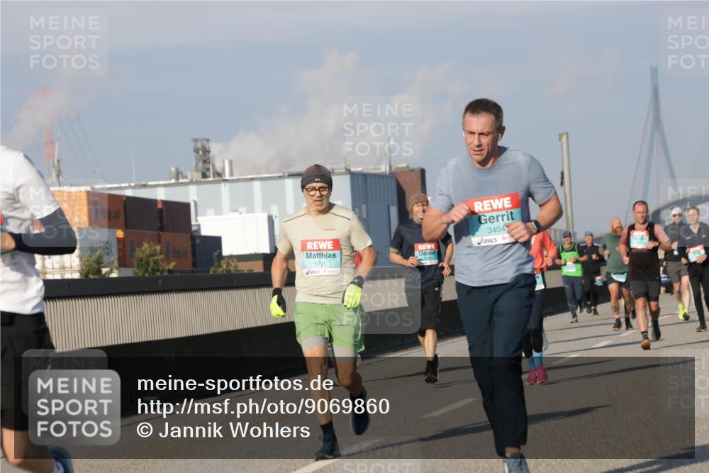 03.10.2025 - Köhlbrandbrückenlauf Jannik Wohlers http://msf.ph/oto/9069860 03.10.2025 09:48:42 Position 3 1776, 3404 meine-sportfotos.de