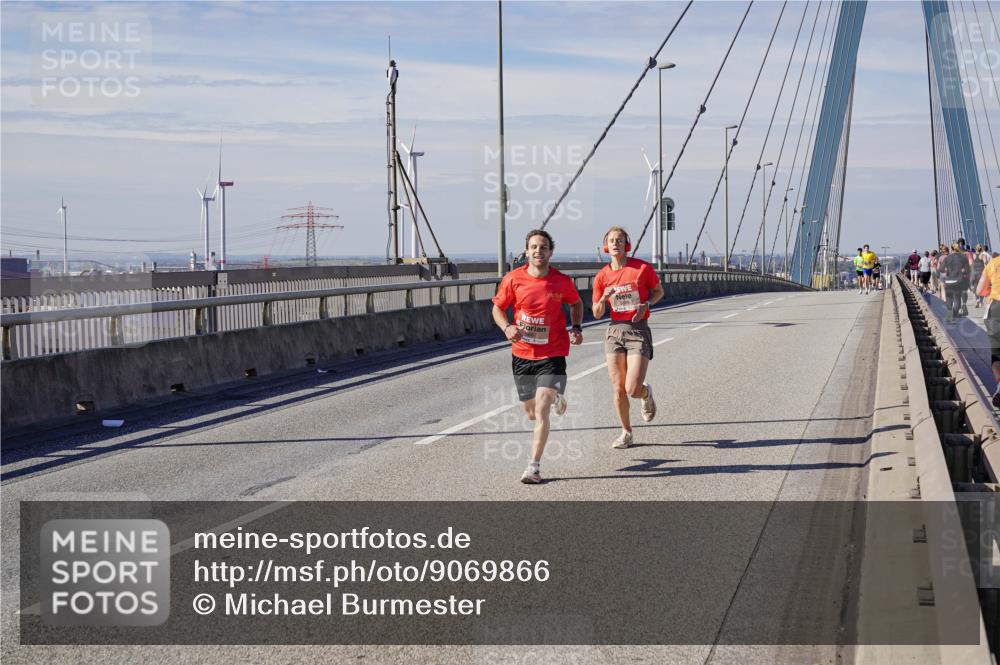 03.10.2025 - Köhlbrandbrückenlauf Michael Burmester http://msf.ph/oto/9069866 03.10.2025 12:31:58 Position 2 5688, 5687 meine-sportfotos.de
