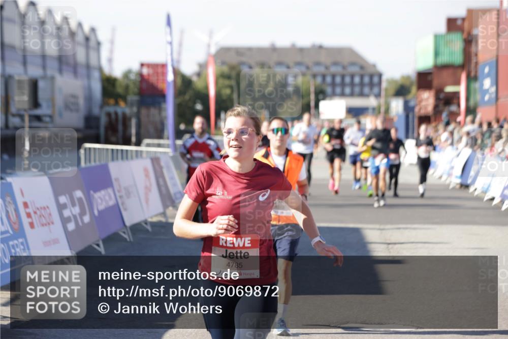 03.10.2025 - Köhlbrandbrückenlauf Jannik Wohlers http://msf.ph/oto/9069872 03.10.2025 13:14:07 Ziel 4313, 4728, 4785, 4809, 4868, 5727, 6318, 6766 meine-sportfotos.de