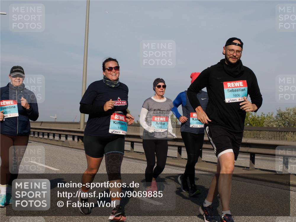 03.10.2025 - Köhlbrandbrückenlauf Fabian Wolf http://msf.ph/oto/9069885 03.10.2025 10:12:12 Position 3 2311, 1497, 2248, 2466, 1606 meine-sportfotos.de