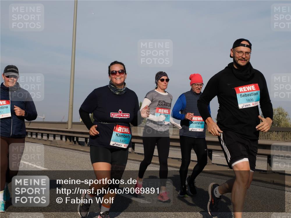 03.10.2025 - Köhlbrandbrückenlauf Fabian Wolf http://msf.ph/oto/9069891 03.10.2025 10:12:12 Position 3 11, 2248, 1606, 1497 meine-sportfotos.de