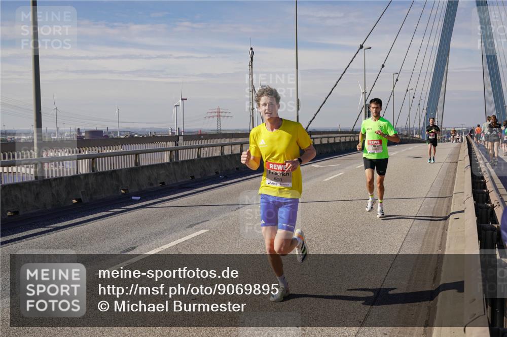 03.10.2025 - Köhlbrandbrückenlauf Michael Burmester http://msf.ph/oto/9069895 03.10.2025 12:32:13 Position 2 6253 meine-sportfotos.de