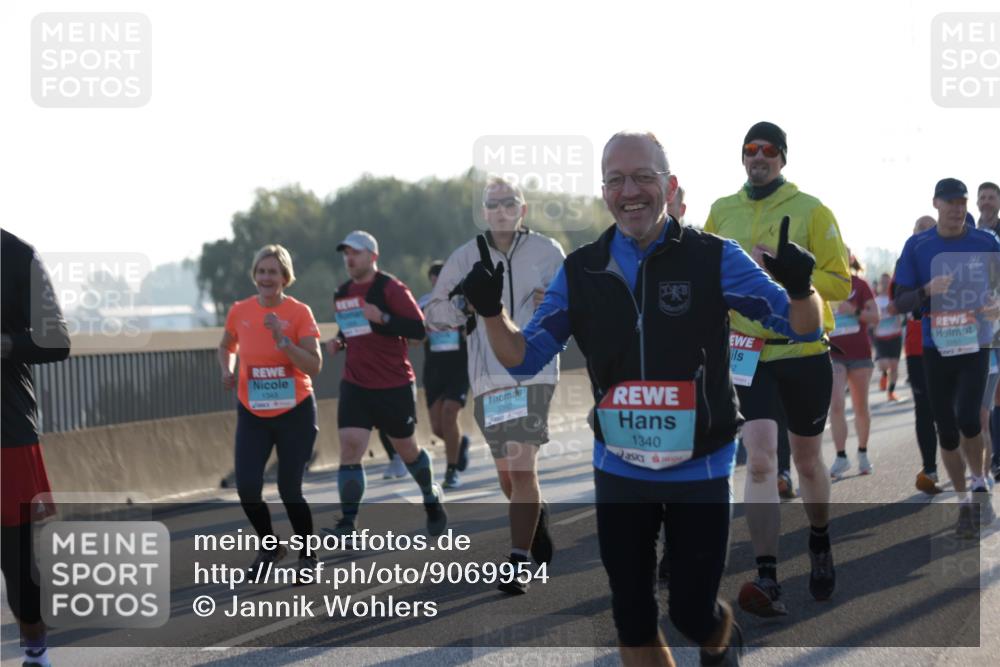 03.10.2025 - Köhlbrandbrückenlauf Jannik Wohlers http://msf.ph/oto/9069954 03.10.2025 09:17:19 Position 3 1343, 3392, 1340 meine-sportfotos.de