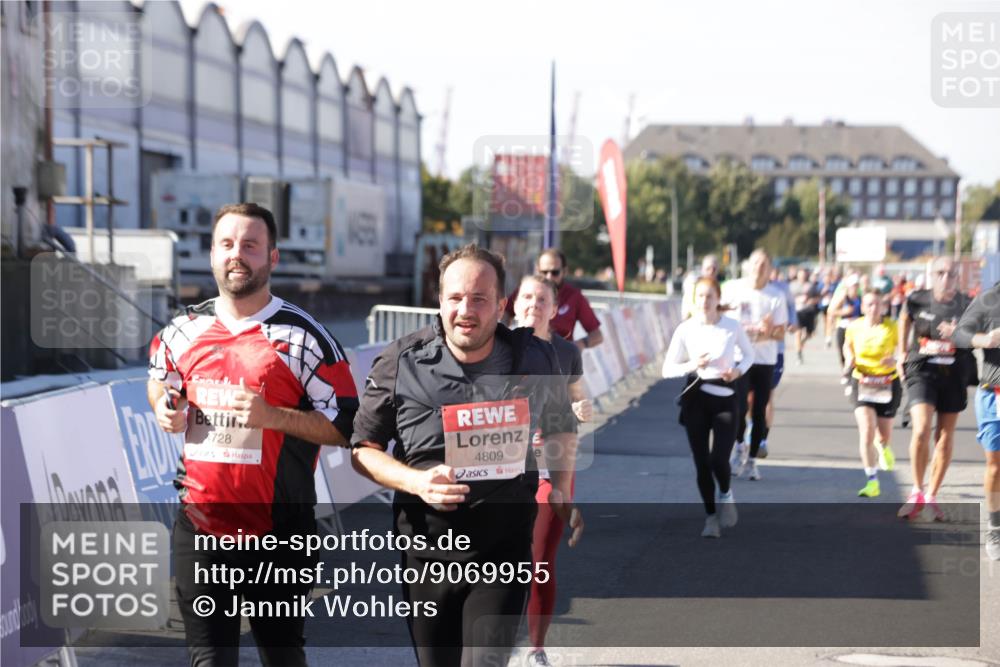 03.10.2025 - Köhlbrandbrückenlauf Jannik Wohlers http://msf.ph/oto/9069955 03.10.2025 13:14:12 Ziel 4313, 4437, 4569, 4641, 4728, 4776, 4785, 4809, 4888, 5727, 6318, 6327, 6418, 6735 meine-sportfotos.de