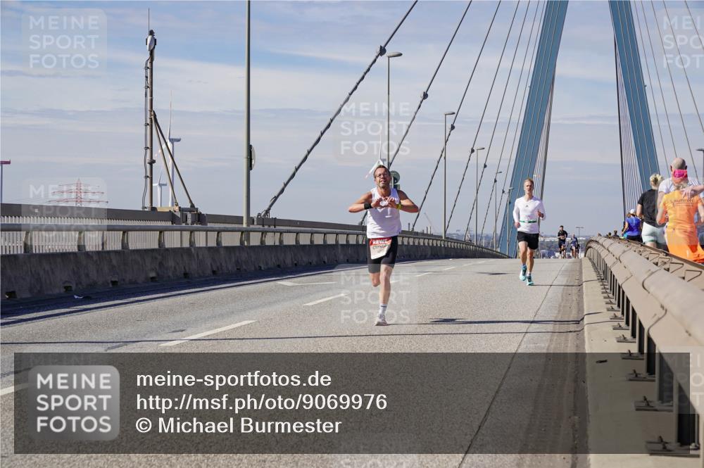 03.10.2025 - Köhlbrandbrückenlauf Michael Burmester http://msf.ph/oto/9069976 03.10.2025 12:32:52 Position 2 6216 meine-sportfotos.de