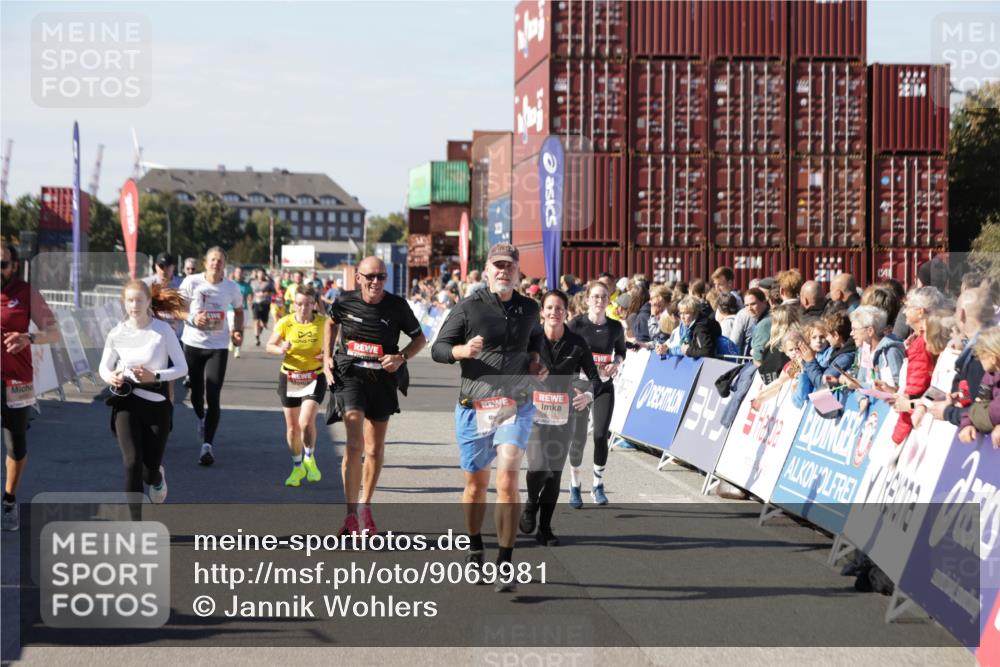 03.10.2025 - Köhlbrandbrückenlauf Jannik Wohlers http://msf.ph/oto/9069981 03.10.2025 13:14:14 Ziel 4313, 4437, 4569, 4641, 4728, 4776, 4785, 4809, 4888, 5282, 6318, 6327, 6418, 6735 meine-sportfotos.de