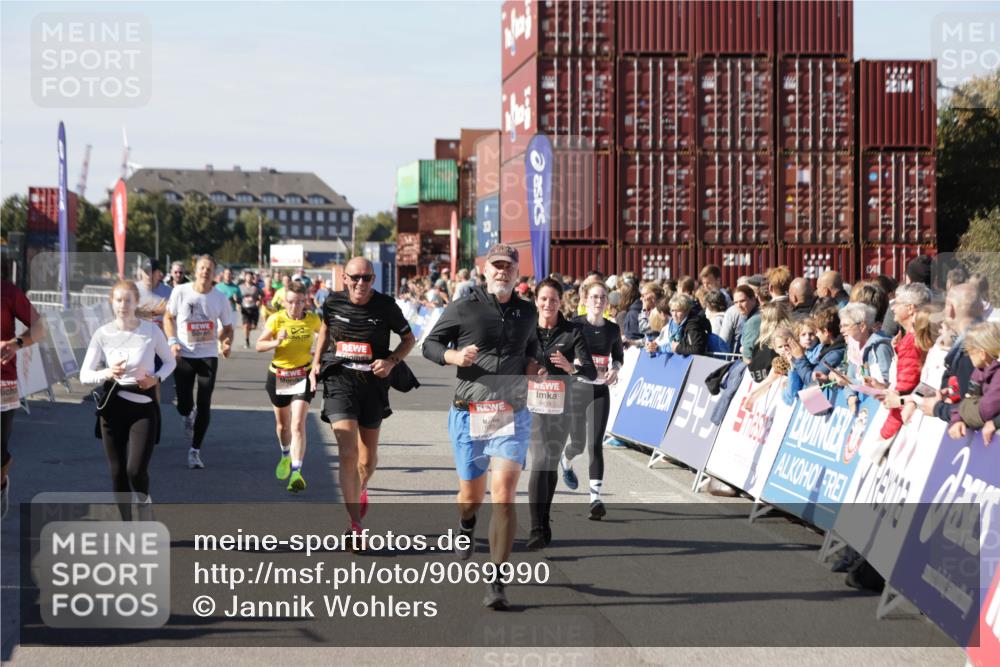03.10.2025 - Köhlbrandbrückenlauf Jannik Wohlers http://msf.ph/oto/9069990 03.10.2025 13:14:15 Ziel 4313, 4437, 4569, 4641, 4728, 4776, 4785, 4809, 4888, 5282, 6327, 6418, 6735 meine-sportfotos.de