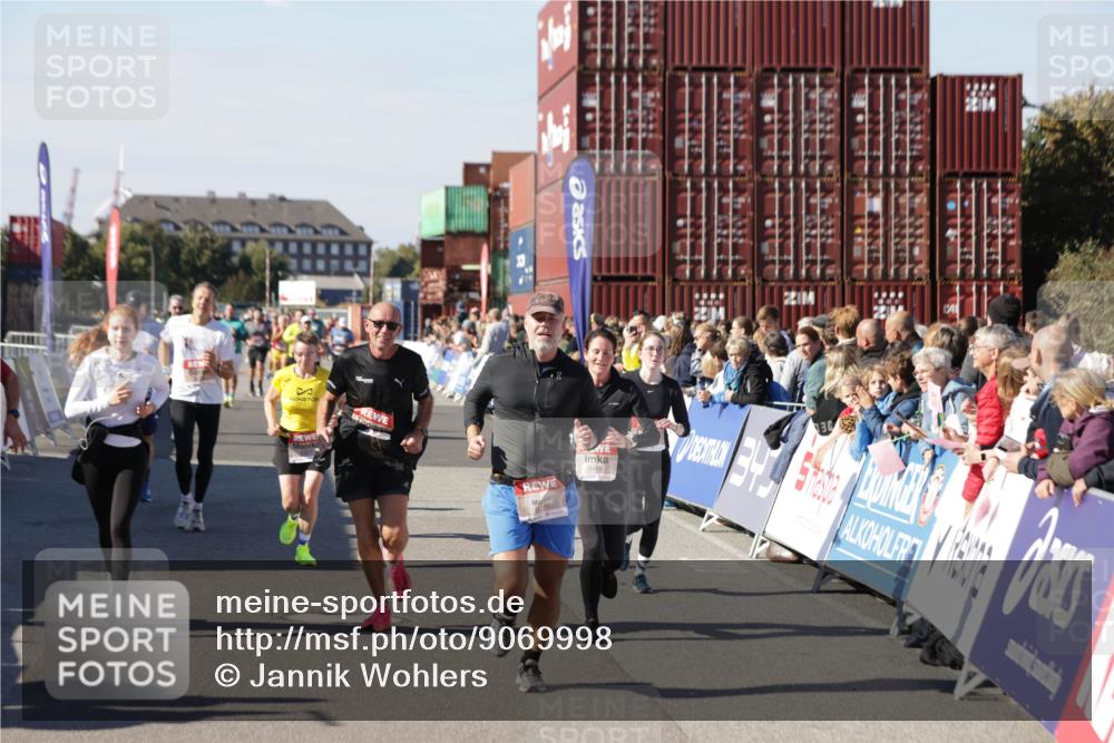 03.10.2025 - Köhlbrandbrückenlauf Jannik Wohlers http://msf.ph/oto/9069998 03.10.2025 13:14:15 Ziel 4313, 4437, 4569, 4641, 4728, 4776, 4785, 4809, 4888, 5282, 6327, 6418, 6735 meine-sportfotos.de