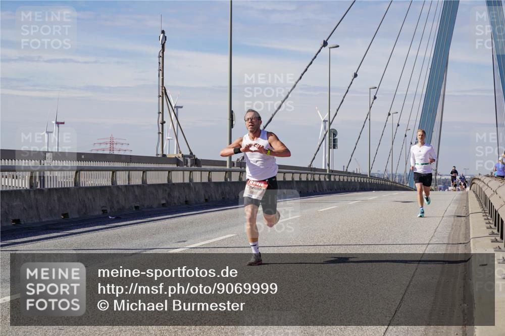 03.10.2025 - Köhlbrandbrückenlauf Michael Burmester http://msf.ph/oto/9069999 03.10.2025 12:32:53 Position 2 6216 meine-sportfotos.de