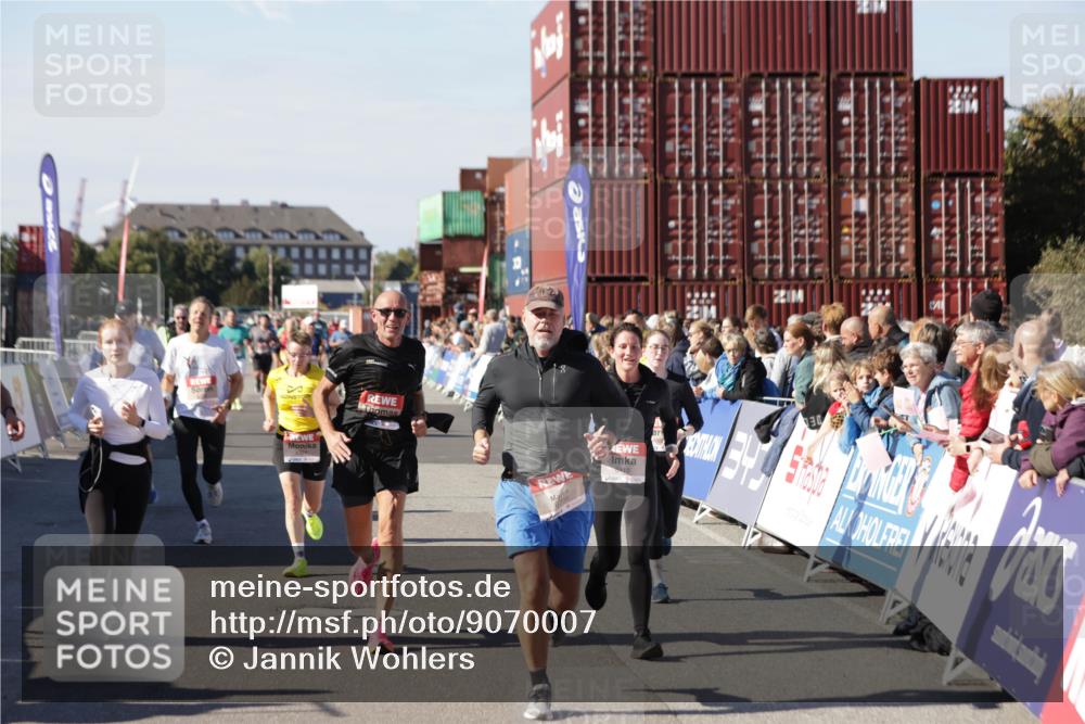 03.10.2025 - Köhlbrandbrückenlauf Jannik Wohlers http://msf.ph/oto/9070007 03.10.2025 13:14:15 Ziel 4313, 4437, 4569, 4641, 4728, 4776, 4785, 4809, 4888, 5282, 6327, 6418, 6735 meine-sportfotos.de