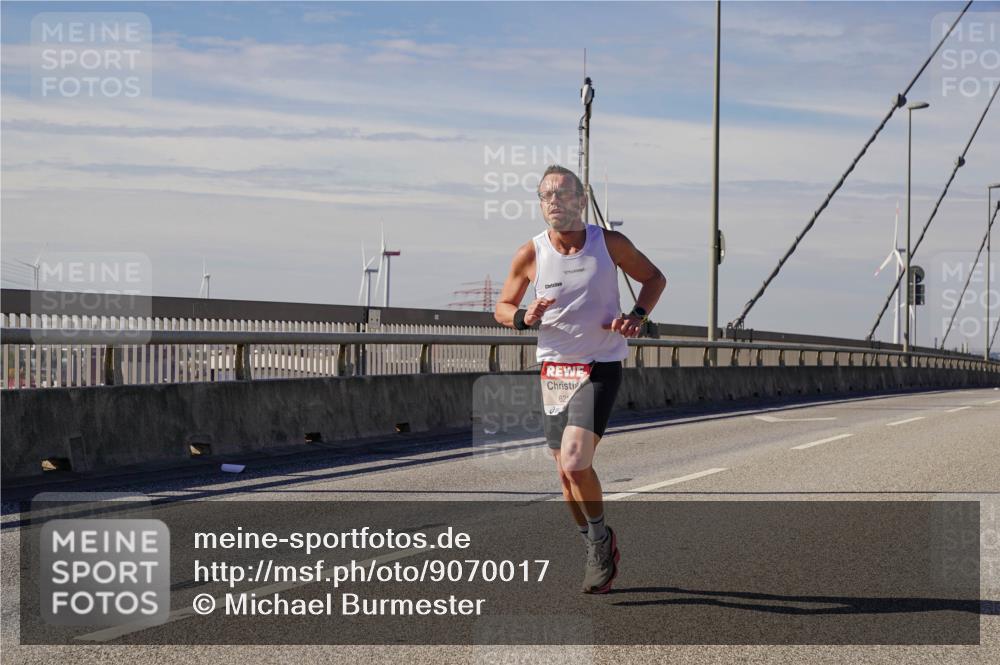 03.10.2025 - Köhlbrandbrückenlauf Michael Burmester http://msf.ph/oto/9070017 03.10.2025 12:32:54 Position 2 621 meine-sportfotos.de