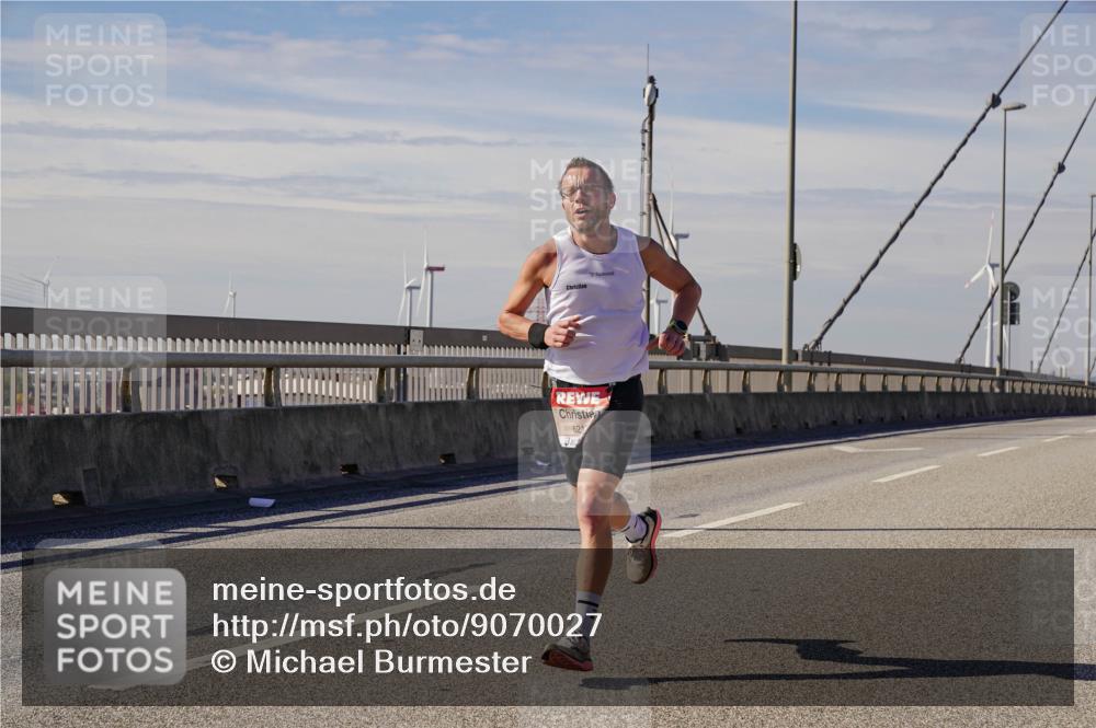 03.10.2025 - Köhlbrandbrückenlauf Michael Burmester http://msf.ph/oto/9070027 03.10.2025 12:32:54 Position 2 6216 meine-sportfotos.de