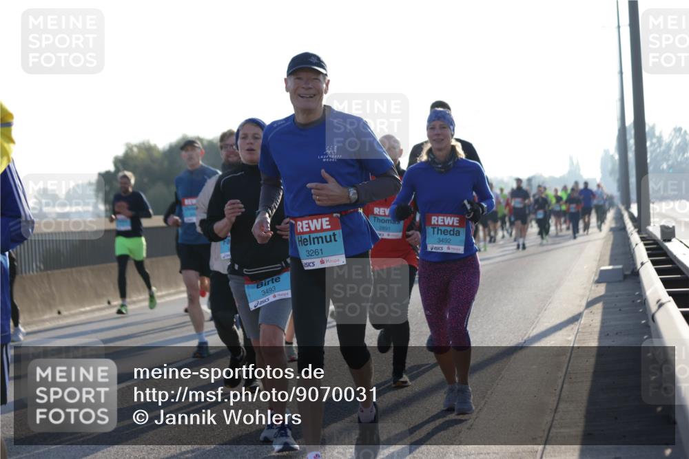 03.10.2025 - Köhlbrandbrückenlauf Jannik Wohlers http://msf.ph/oto/9070031 03.10.2025 09:17:21 Position 3 3493, 3261, 2891, 3492 meine-sportfotos.de