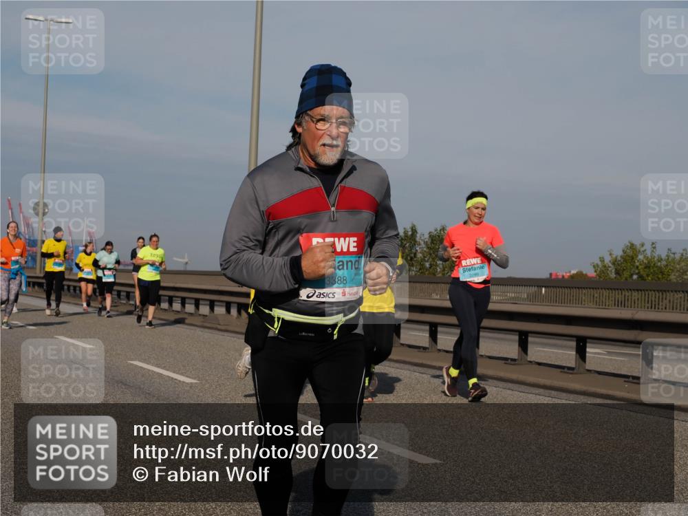 03.10.2025 - Köhlbrandbrückenlauf Fabian Wolf http://msf.ph/oto/9070032 03.10.2025 10:12:18 Position 3 3388, 2299 meine-sportfotos.de