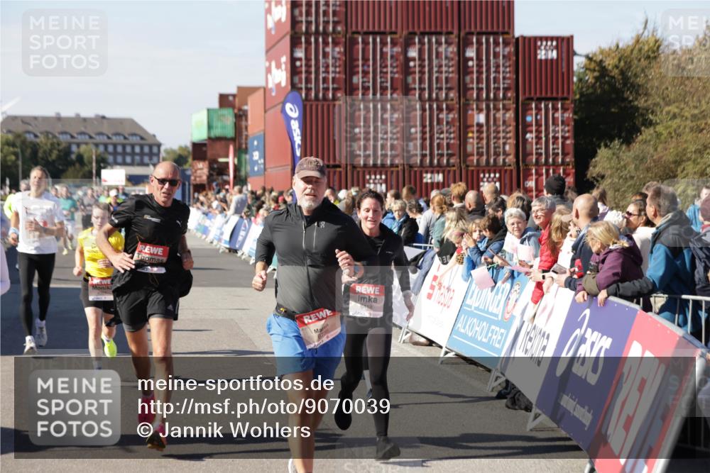 03.10.2025 - Köhlbrandbrückenlauf Jannik Wohlers http://msf.ph/oto/9070039 03.10.2025 13:14:16 Ziel 4313, 4437, 4569, 4641, 4728, 4776, 4785, 4809, 4888, 5282, 6327, 6418, 6735 meine-sportfotos.de