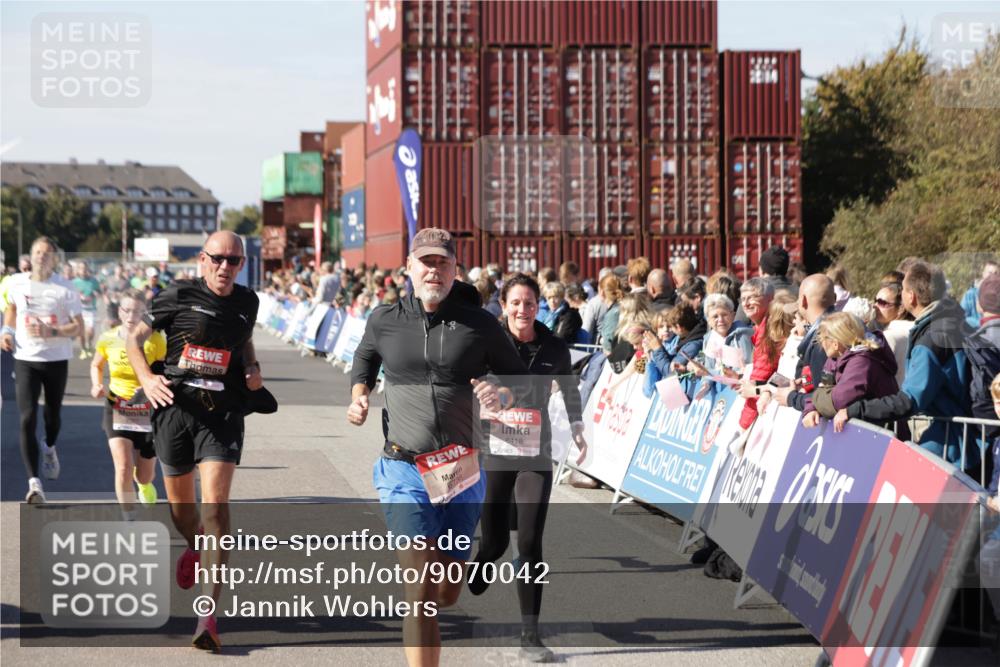 03.10.2025 - Köhlbrandbrückenlauf Jannik Wohlers http://msf.ph/oto/9070042 03.10.2025 13:14:16 Ziel 4313, 4437, 4569, 4641, 4728, 4776, 4785, 4809, 4888, 5282, 6327, 6418, 6735 meine-sportfotos.de