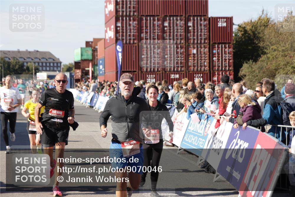 03.10.2025 - Köhlbrandbrückenlauf Jannik Wohlers http://msf.ph/oto/9070046 03.10.2025 13:14:16 Ziel 4313, 4437, 4569, 4641, 4728, 4776, 4785, 4809, 4888, 5282, 6327, 6418, 6735 meine-sportfotos.de