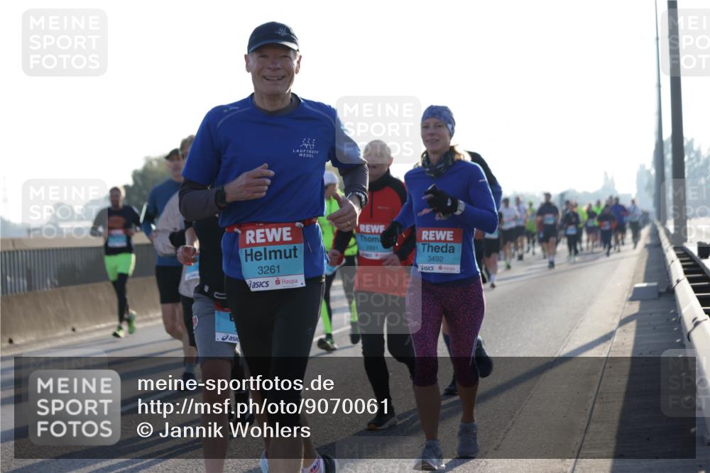 03.10.2025 - Köhlbrandbrückenlauf Jannik Wohlers http://msf.ph/oto/9070061 03.10.2025 09:17:22 Position 3 3261, 2891, 3492 meine-sportfotos.de