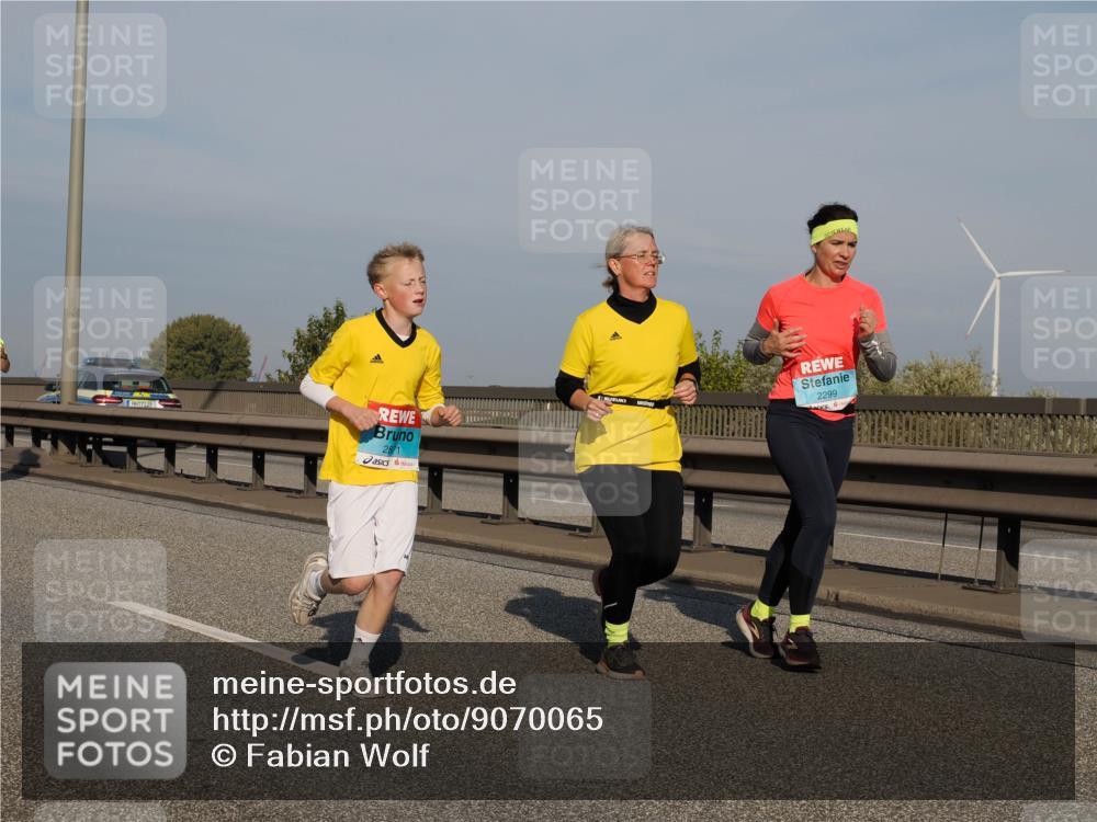 03.10.2025 - Köhlbrandbrückenlauf Fabian Wolf http://msf.ph/oto/9070065 03.10.2025 10:12:19 Position 3 17139, 2871, 2299 meine-sportfotos.de